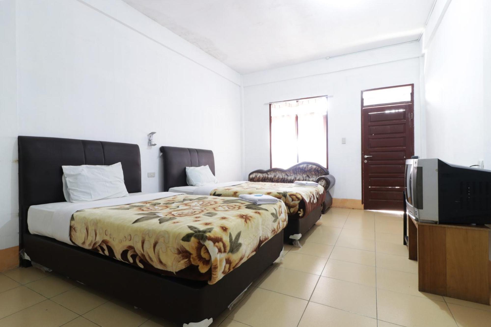 Villa Keluarga Bre Batunanggar Берастаги Экстерьер фото